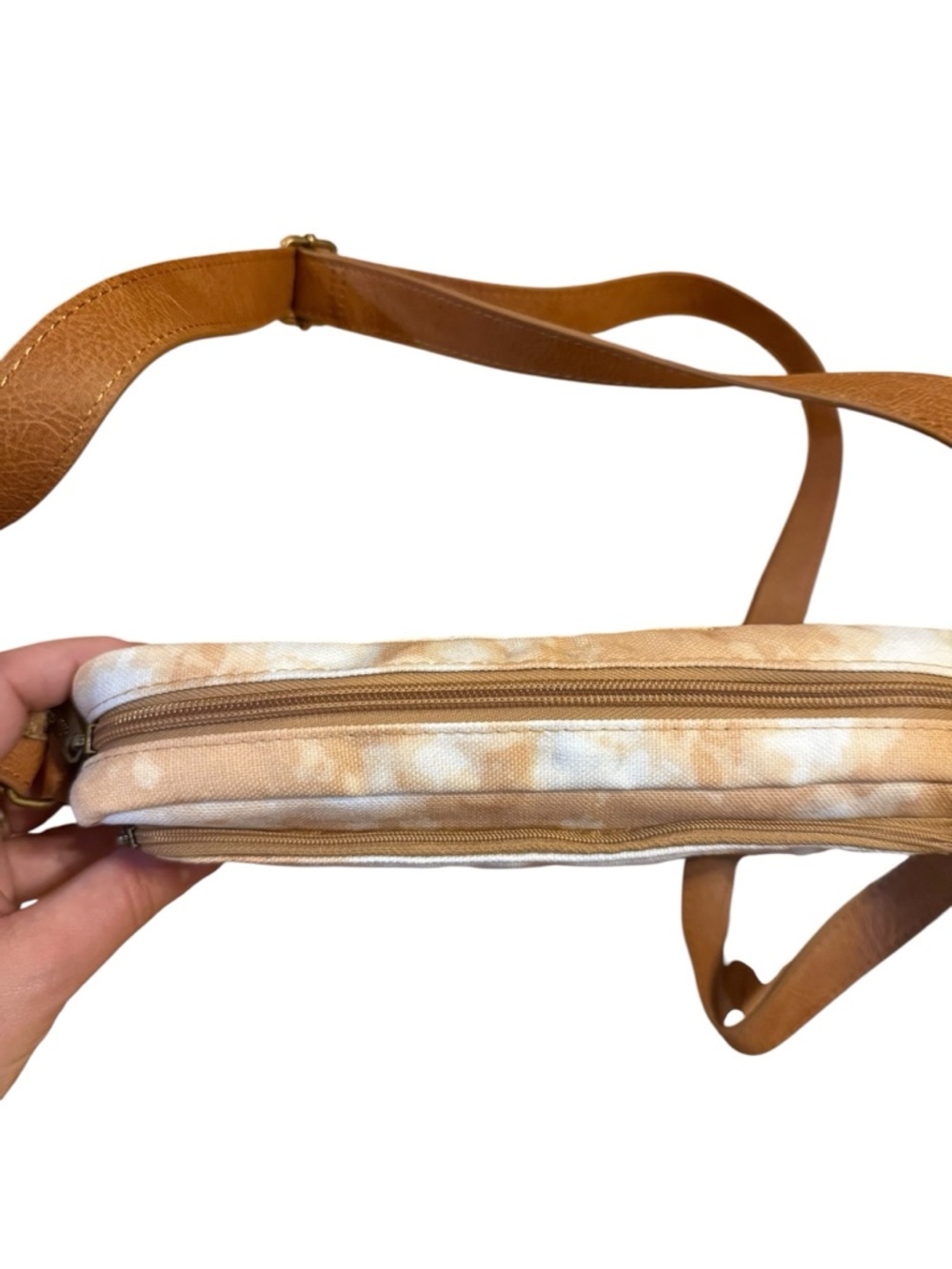Thirty-one Neutral Beige Tie-Dye Canvas Crossbody Bag with Brown Strap NWT - Picture 6 of 7